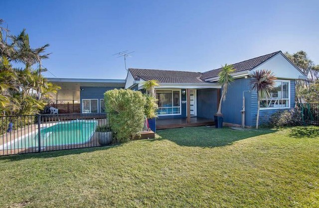 blacksmiths pet friendly beach house