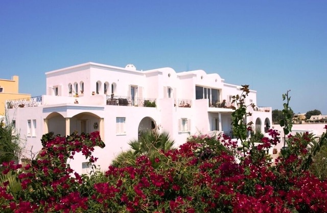 BLISS ESTATE, ocean views,by the black beach, Exclusive.