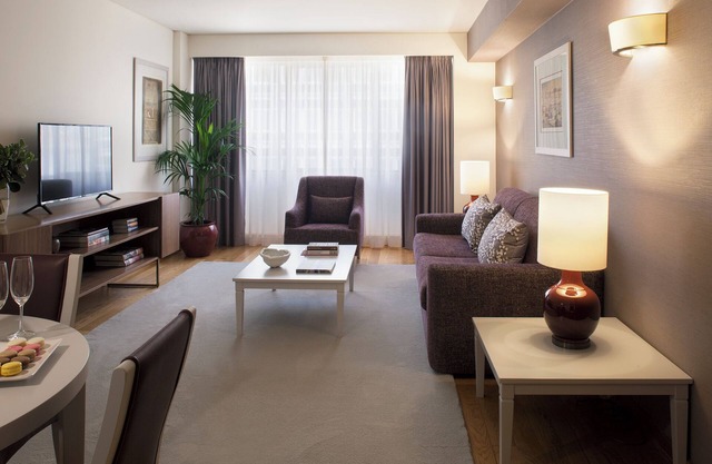 Blissful Lisboa Getaway at Altis Suites – 2 Family-Friendly Units, Pets Allowed!