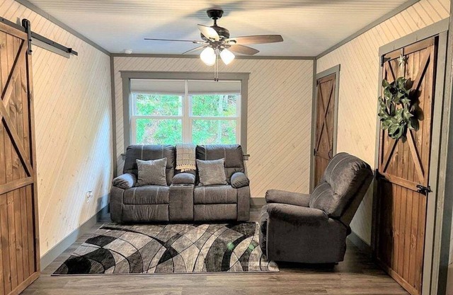 Blitz Hollow Retreat Apt. near Trophy Fishing