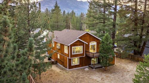 Blitzen by AvantStay Pet-Friendly Tahoe Retreat Near Heavenly Ski Resort