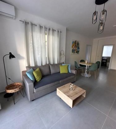 Blondie's apartments