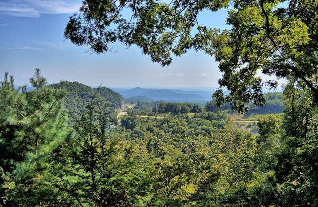 Blowing Rock Skies Open for Bookings! Views, AC