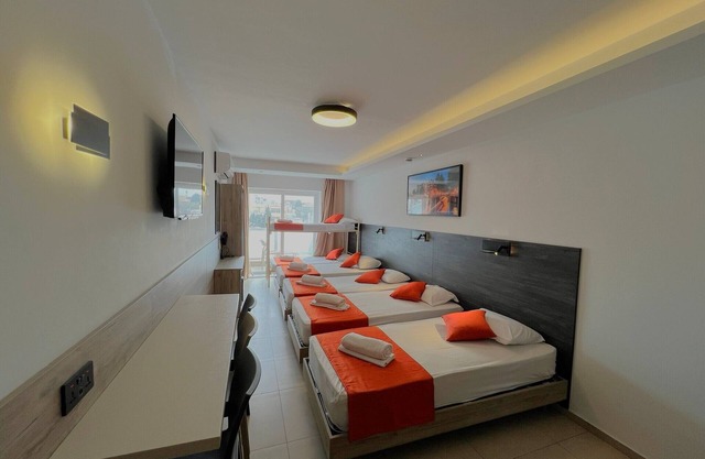 Blue 14: Two-Bedroom Apartment in St. Julian's