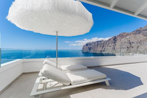 Blue Haven - Ocean View Penthouse with private jacuzzi