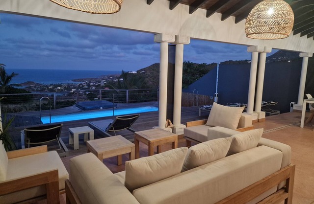 BLUE LINE C OPEN OCEAN VIEW FACING ILET TORTUE WELL VENTILATED