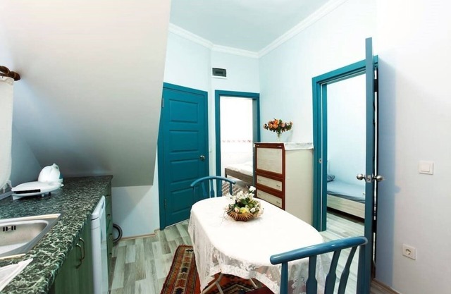 Blue Suites by V