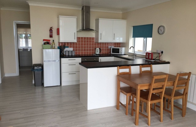 Bluebird 2-Bed Apt, Sleeps 4 in Carmarthenshire