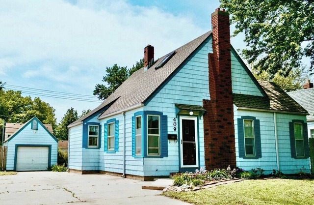 Bluebird Cottage, near fair
