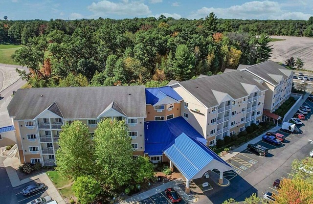 Bluegreen's Odyssey Dells – An Escape for Families- Waterpark Capital- 2 Bd.