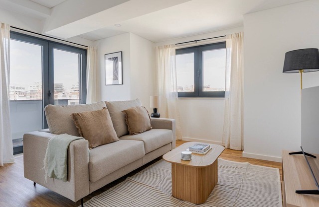 Blueground | Alvalade, balcony, nr Campo Grande