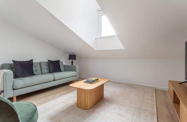 Blueground | Benfica, furniture, appliances & more