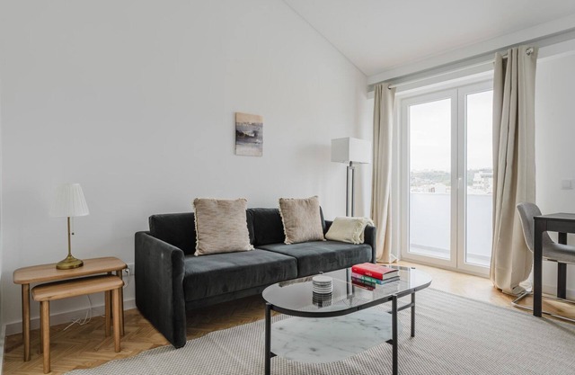 Blueground | Benfica, furnished, washer, a/c