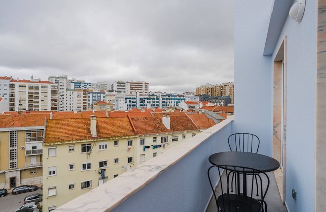 Blueground | Benfica, furnished, washer, a/c