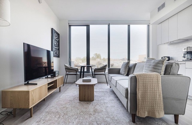 Blueground | NoMa 1bd apartment