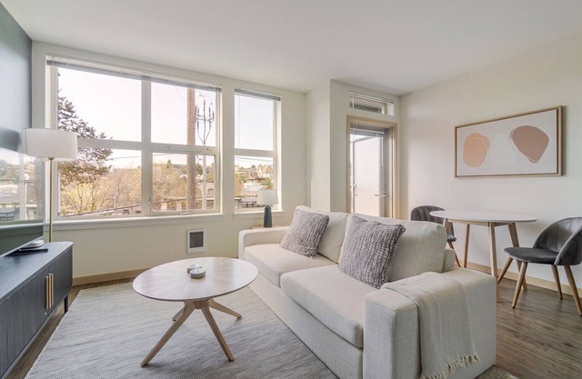 Blueground | Northlake, w/d, nr Gas Works Park