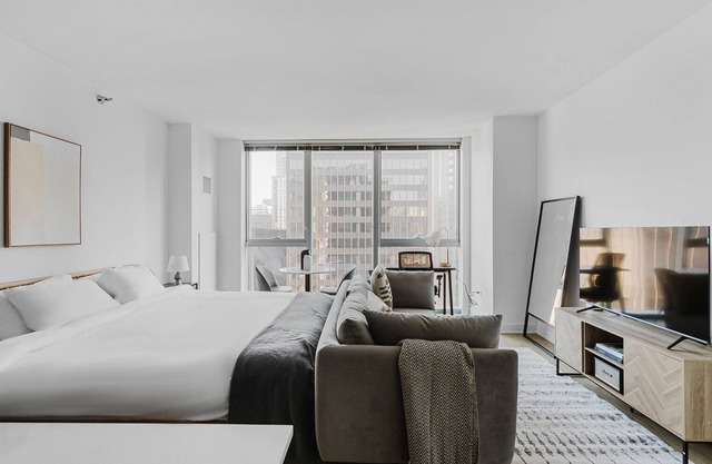 Blueground | The Loop, pool & gym, nr park