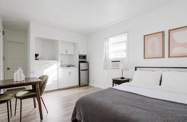 Blueground | Westwood studio apartment