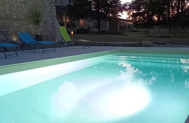 Bluemoon Superb country gîte with swimming pool, Périgord, south Dordogne,