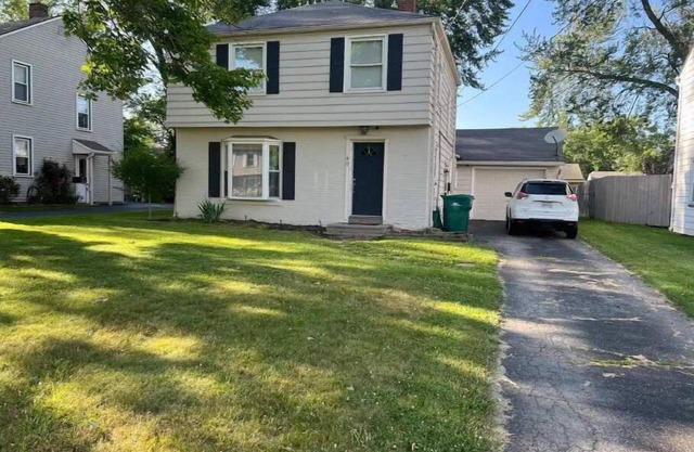 Boardman - Spacious Cape Cod Home - Free Parking