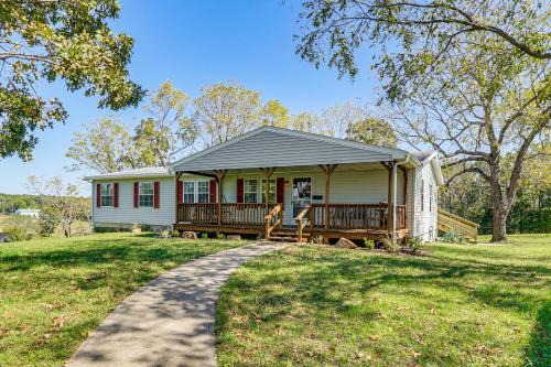 Boat Truman and Lake of the Ozarks Country Getaway!