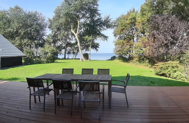 Boddenstrand - FH Boddenstrand- directly on the Bodden, sauna, garden!