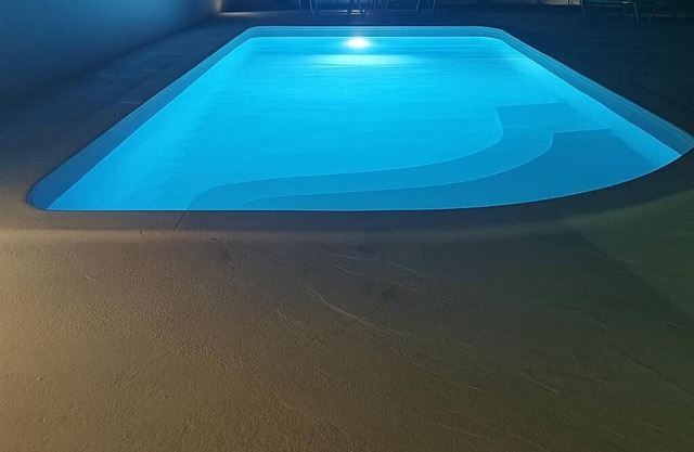 Boho Sisi Retreat, Poolside Oasis & Private HotTub