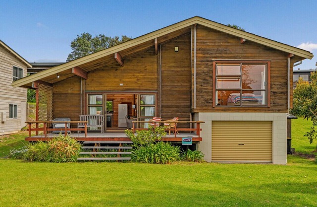 Boltons Bach - Whangapoua Bach