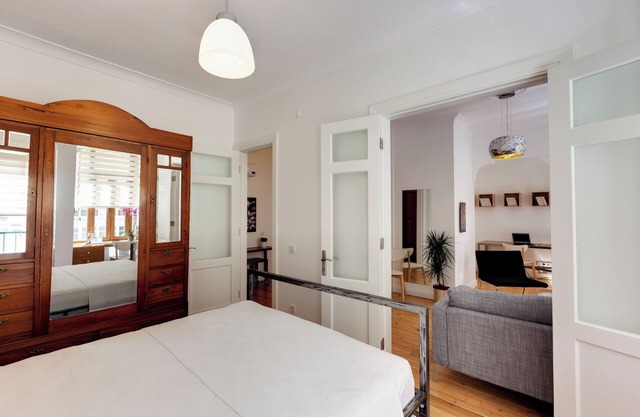 Bomonti Residence- stylish, luxury 2 bedrooms apartment steps away from subway