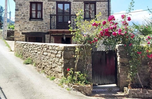 Bonita Casa con Jardín y Vista a Picos de Europa