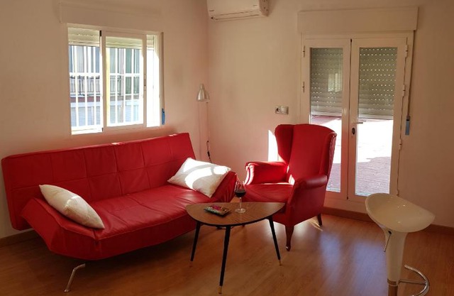 Bonito Atico cerca de la Estacion de buses y trenes