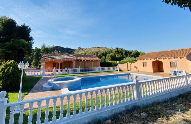 Bonito Chalet Junto al Nacimiento De la Fuente Mula
