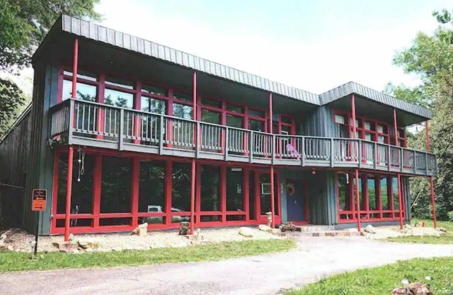 Boogie Nights Manor on VA's Brew Ridge Trail nestled in the Blue Ridge Mountains