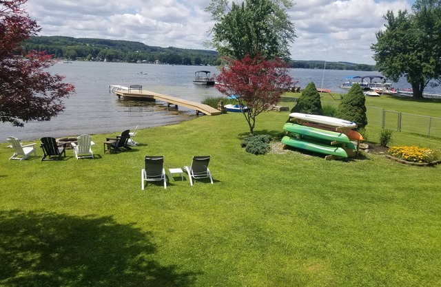 Book for summer fun at Eagles Cove on Lamoka ! Lake steps away