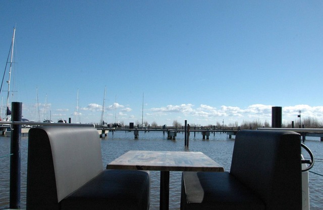 Boot Zonder Naam Houseboat in Volendam