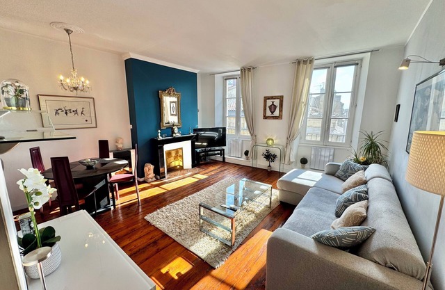 BORDORENT, spacious and bright apartment in the heart of Bordeaux