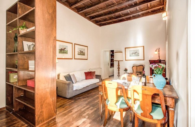 Borgo Pio Passetto Papale