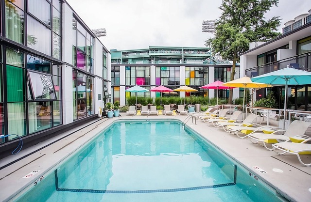 Boston Getaway! Minutes from Boston Tea Party Ship & Museum! Pets Allowed, Pool!