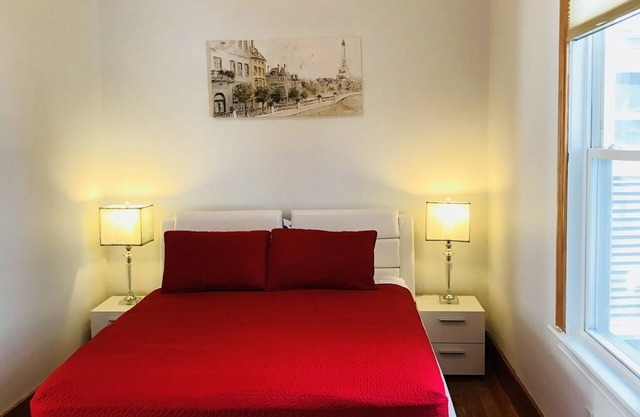 Boston Luxury Suits Cottage for up to 24 guests!