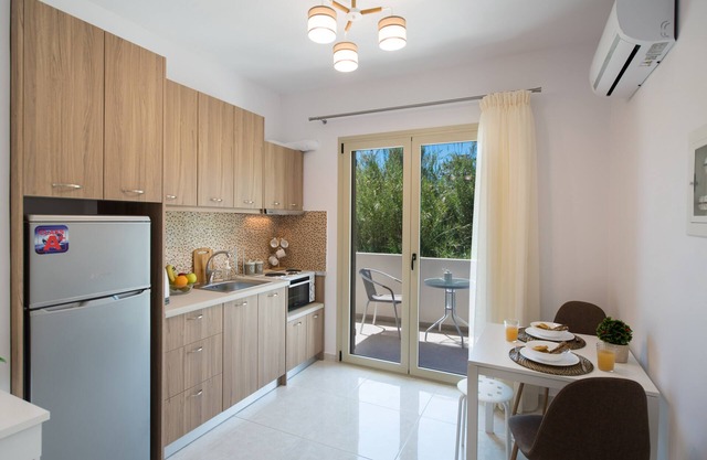 Bounatsa Studios & Apartments