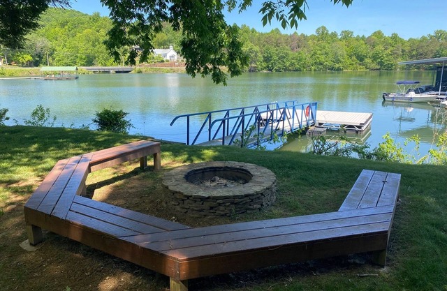 Boundary Waters Resort & Marina