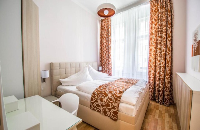 Bourgeois Apartment in Cultural Heritage Building by Ruterra