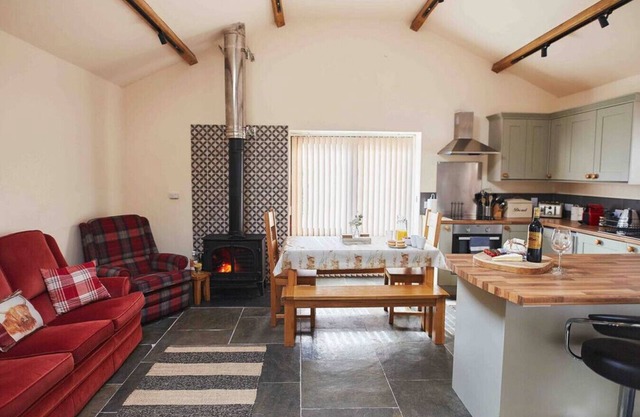 Boutique 3-bedroom cottage in a stunning countryside location with private deck and hot tub