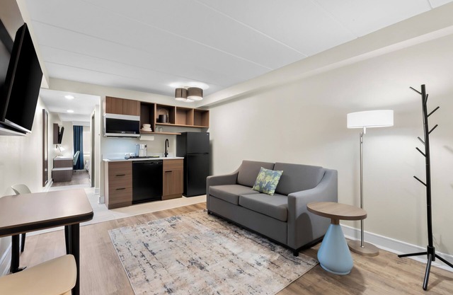 Boutique hotel offers modern amenities and upscale luxury suites with kitchens.