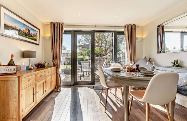 Bow Well Lodge - Two Bedroom House, Sleeps 4