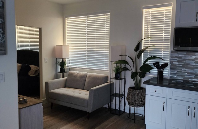 Brand New 1-bedroom house with WiFi, AC in San Bernardino near mountains