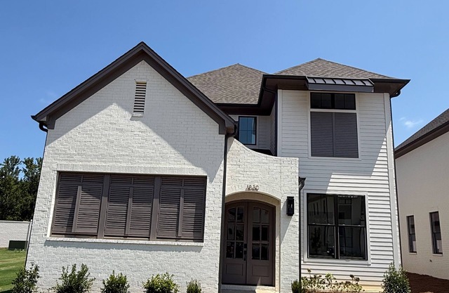 Brand new 3-bedroom house with in minutes to Ole Miss and Oxford square.