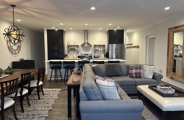 Brand New, completely remolded chic loft apartment