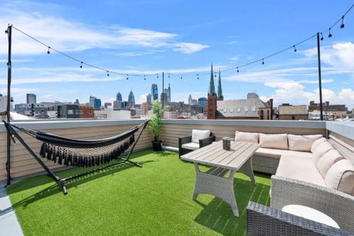 Brand New Dbl Unit Roofdeck Outdoor Patio