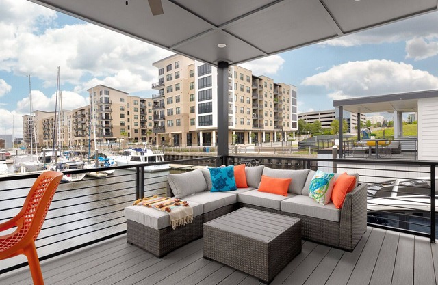 Brand new Wilmington historic district houseboat villa.